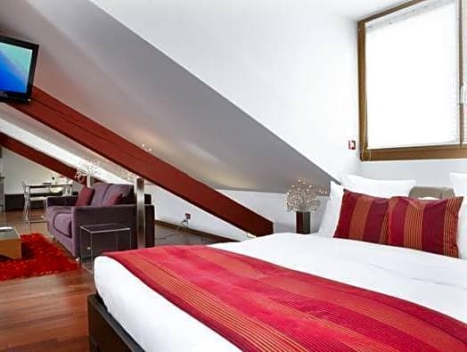 La Cour Des Augustins Boutique Gallery Design Hotel
