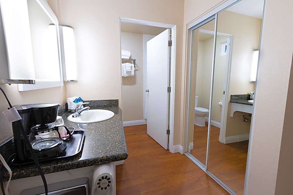 Pea Soup Andersen's Inn