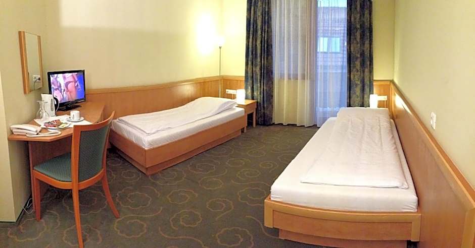 Semiramis Business Hotel