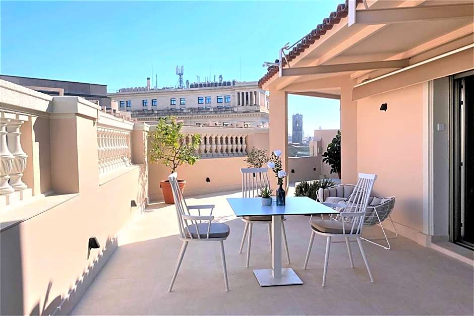 Lamaro Hotel