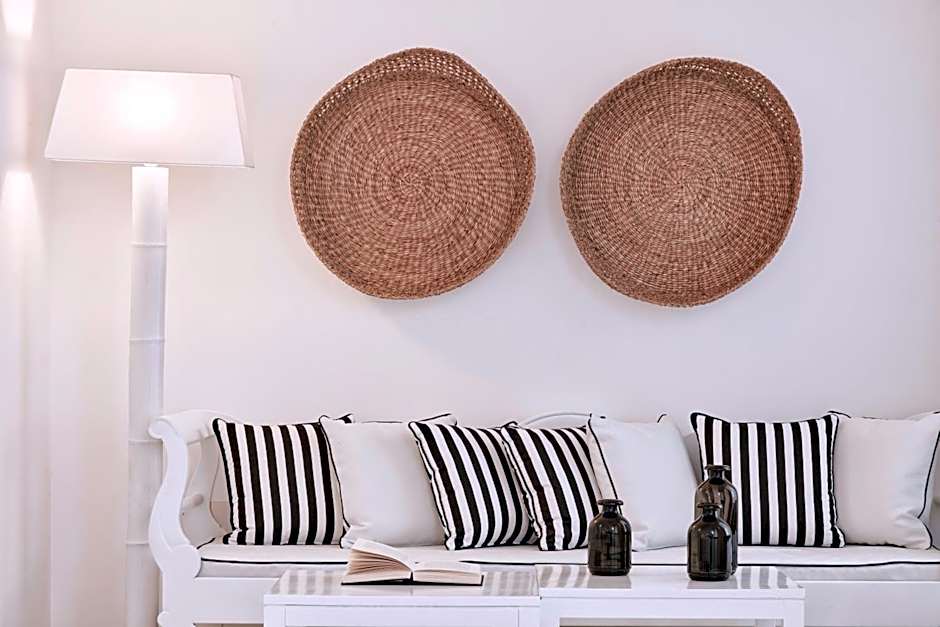 Mr and Mrs White Paros