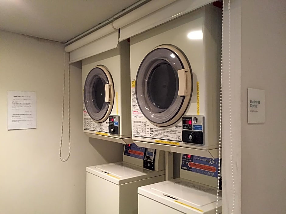 Hamilton Hotel Black