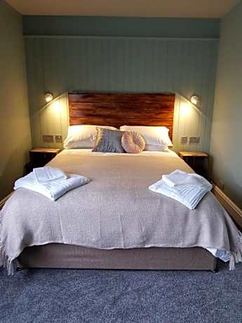 The Golden Lion Hotel