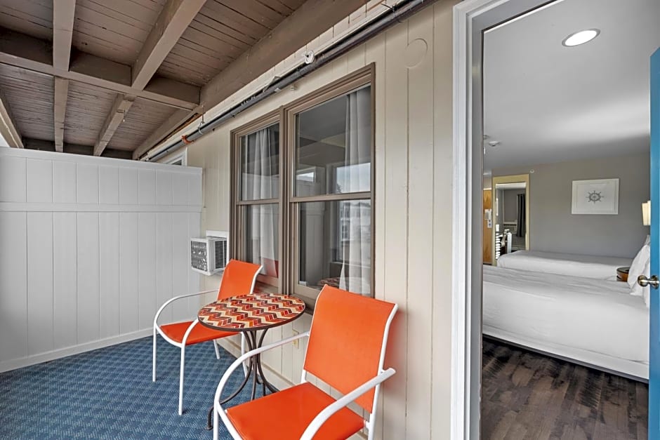 Hatchway Hotel