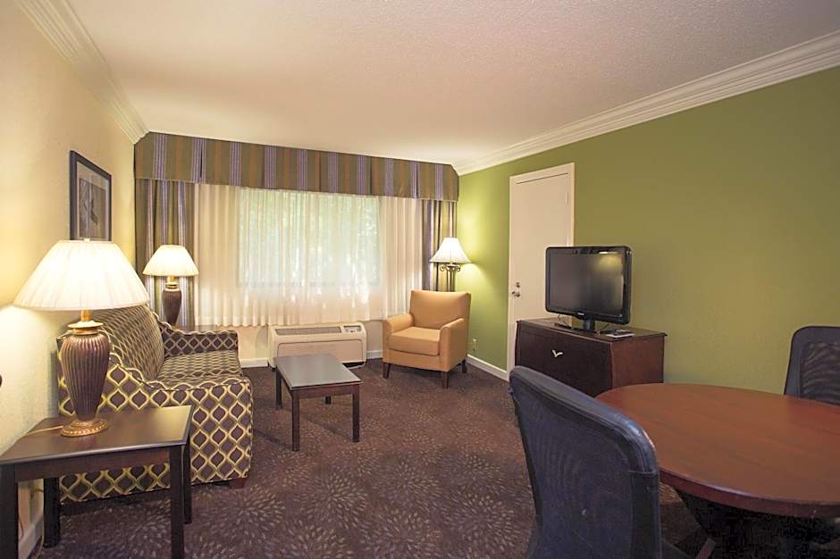 Holiday Inn Express Athens - University Area By IHG
