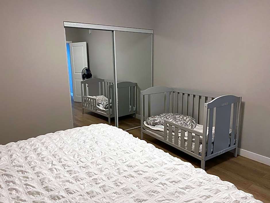 Private Entrance 2 Bed 1 Bath