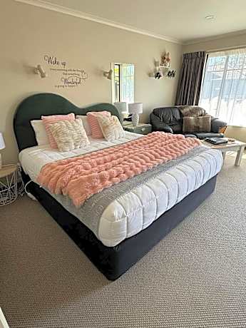 Executive Studio with Spa Bath