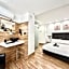 Ilustre - City-View Rooms with AC in Málaga's Old Town - Steps from Calle Larios and the Thyssen