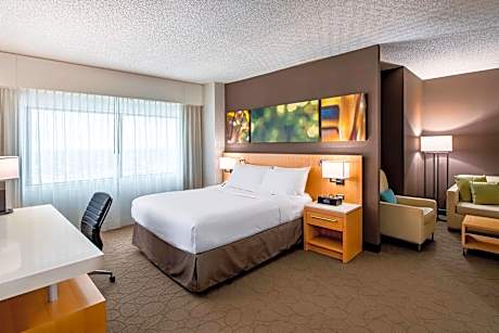 Concierge lounge access, Junior Suite, 1 Queen, Sofa bed