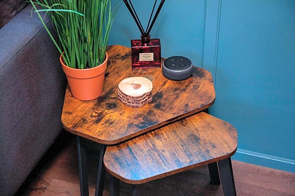 Appin Holiday Homes -Caravans, Lodges, Shepherds Hut and Train Carriage stays