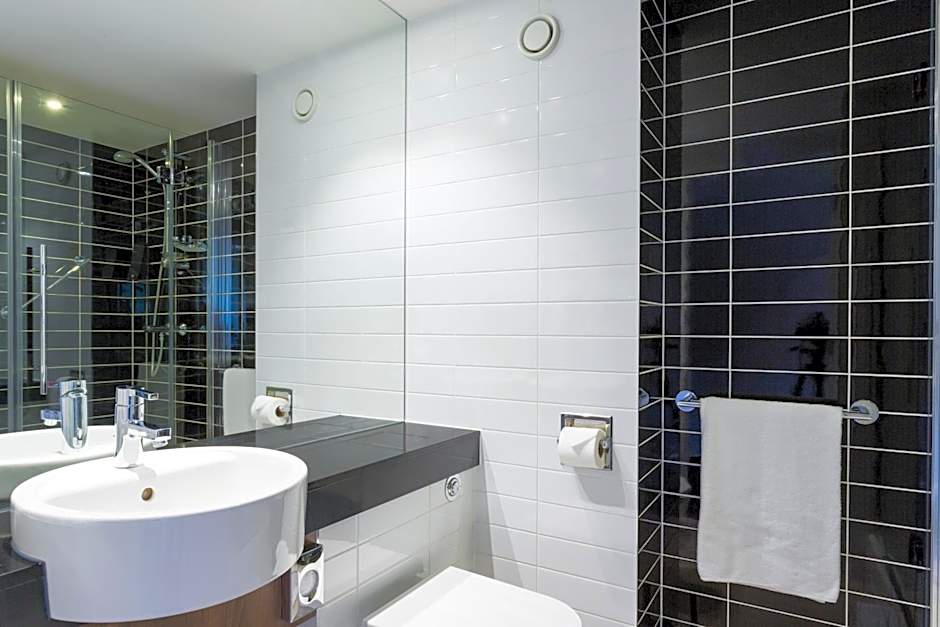 Holiday Inn Express Harlow By IHG