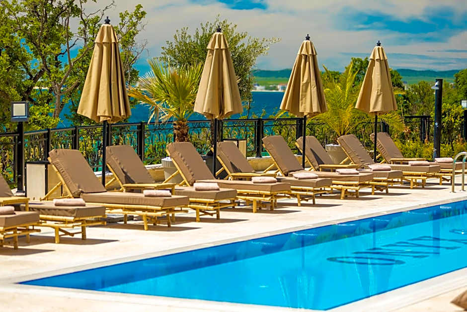 Onyx Beach Residence - Free Parking & Beach Access