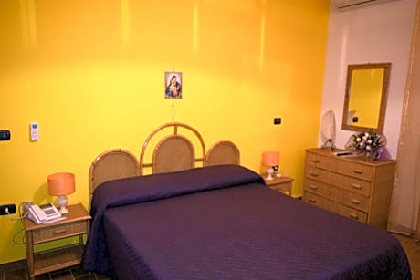 Classic Triple Room