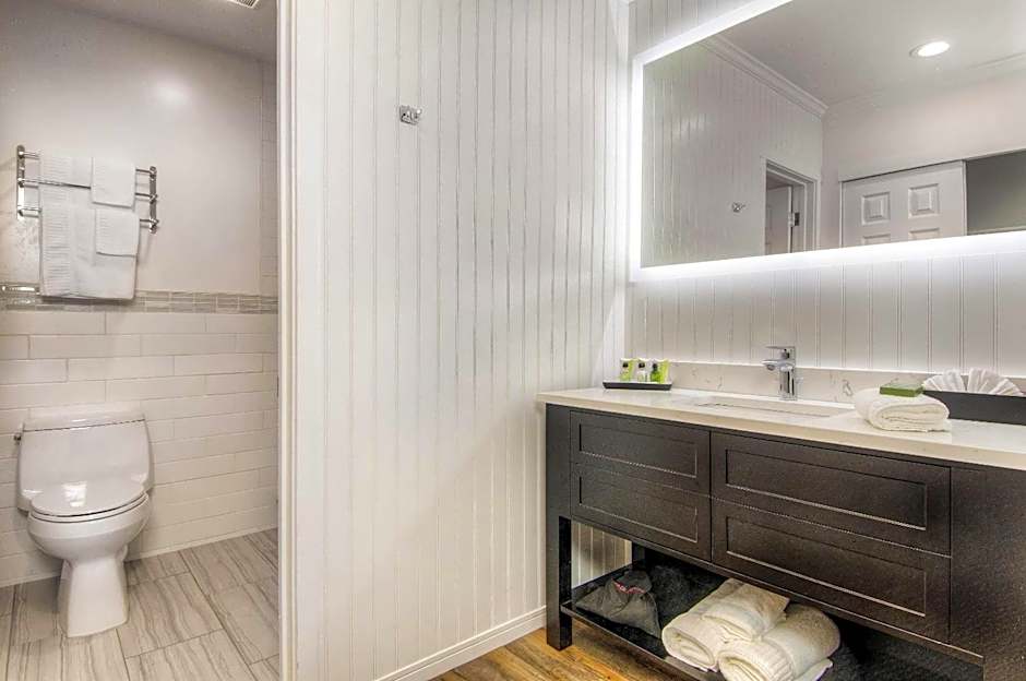 Aggie Inn, an Ascend Collection Hotel