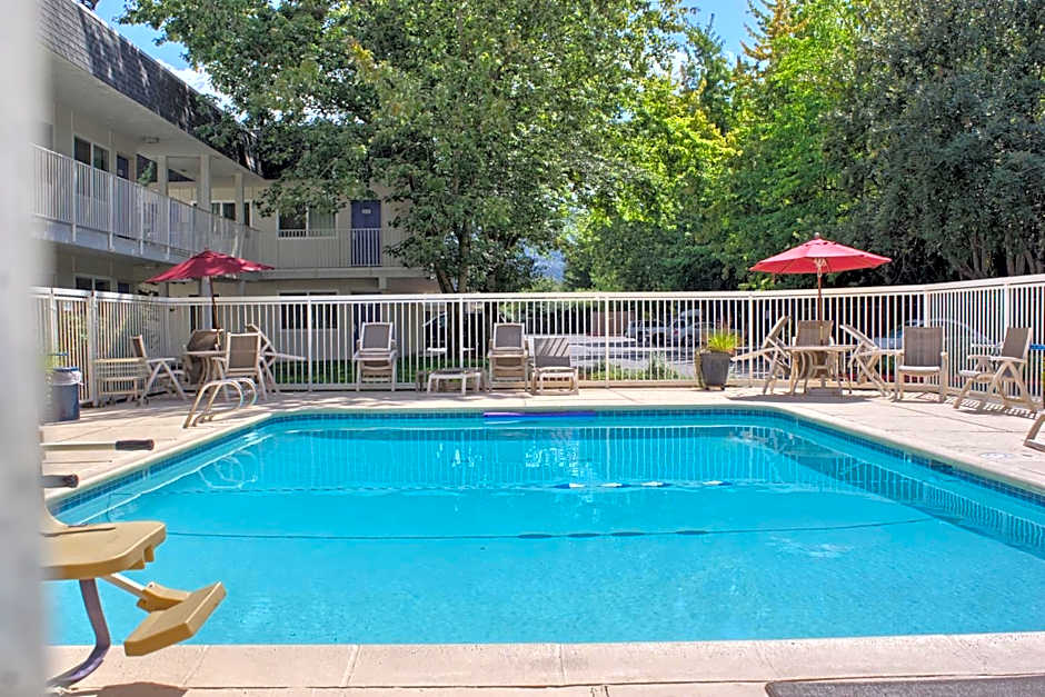 Motel 6-Issaquah, WA - Seattle - East