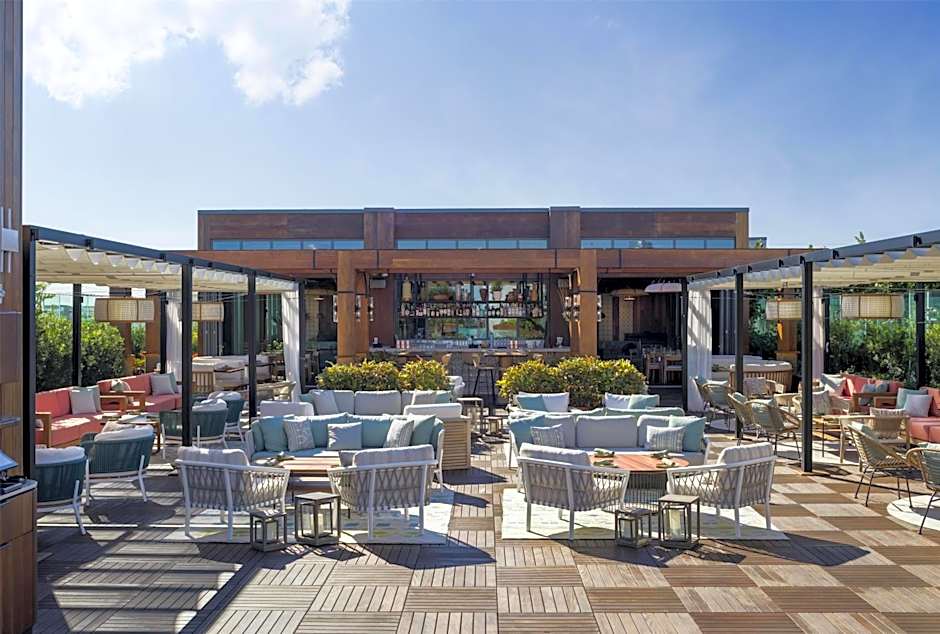 The Ray Hotel Delray Beach, Curio Collection by Hilton