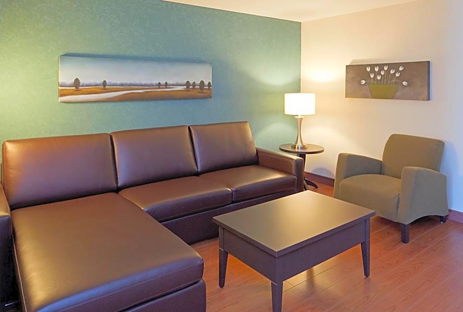 Holiday Inn Express Hotel & Suites Saint - Hyacinthe By IHG