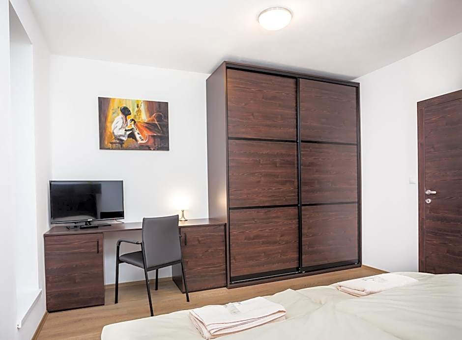 Barok Hotel and Apartments