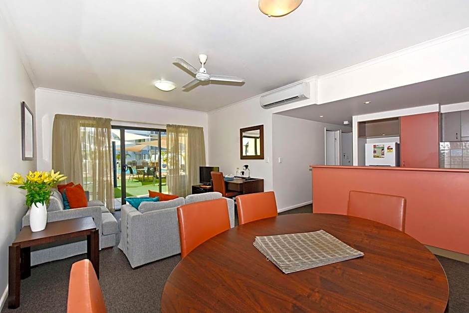 Metro Advance Apartments & Hotel