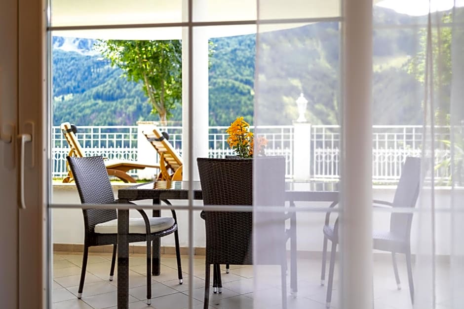 Das Land-Palais - Your lovely Mountain Hideaway