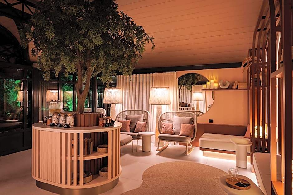 Grand Hotel de Courtoisville