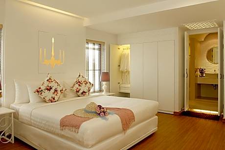 Sea Balcony Suite Room