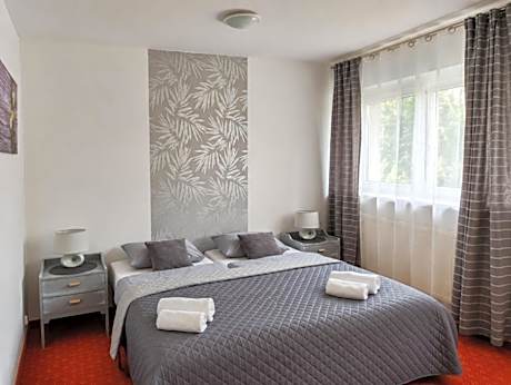 Economy Triple Room