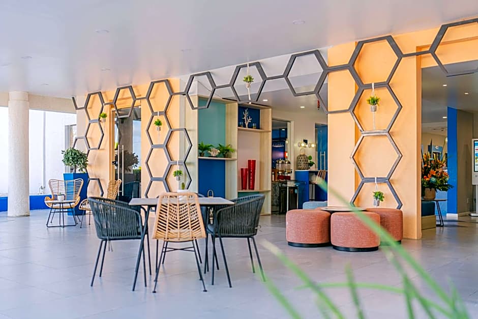 TRYP by Wyndham Aruba Adults Only Hotel