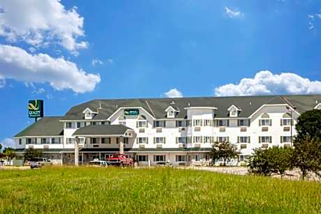 Quality Inn & Suites Lincoln North