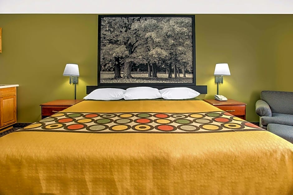 Super 8 by Wyndham Galva