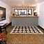 Independence Square 304, Stylish Hotel Room with Downtown Views & Great Location