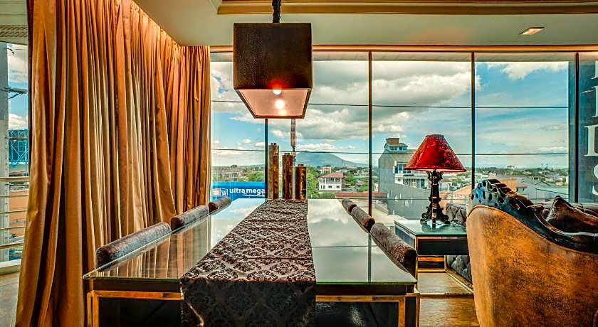 Fields Plaza Suites Condo-Hotel