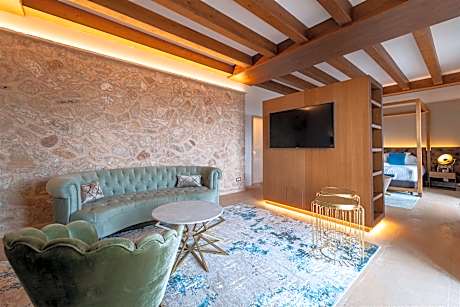 CASTLE SUITE WITH VIEWS TO THE CASTLE 2 ADULTS