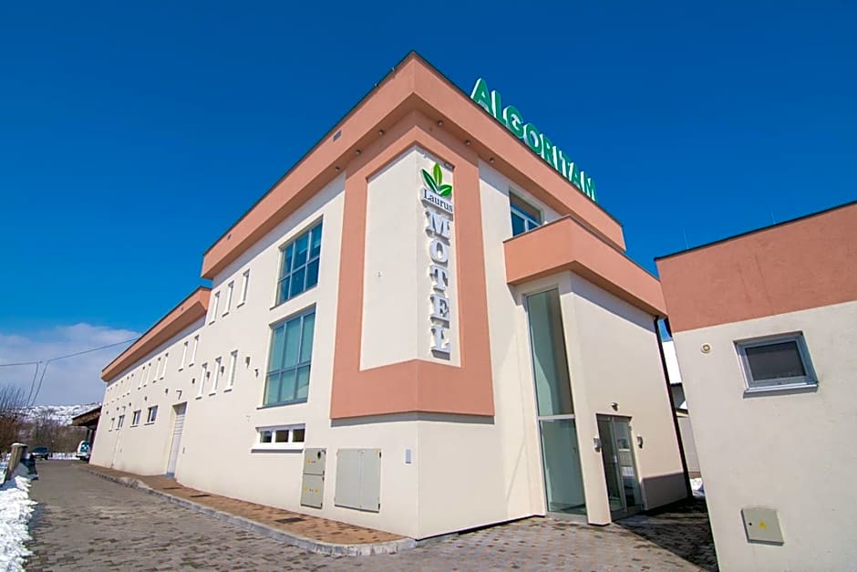 Laurus Motel Airport Tuzla