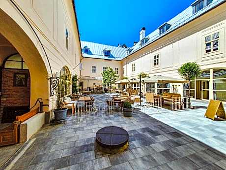Opera apartments - Mestský palác