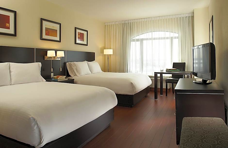 Holiday Inn & Suites Montreal Airport by IHG