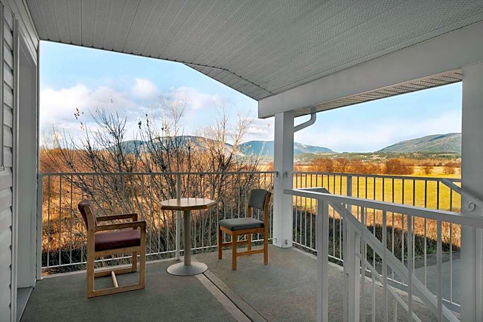 Travelodge by Wyndham Salmon Arm BC