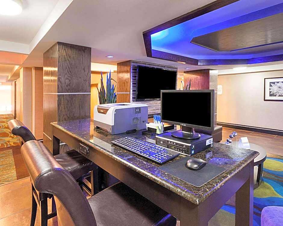 Comfort Inn & Suites El Paso I-10 Airport Area