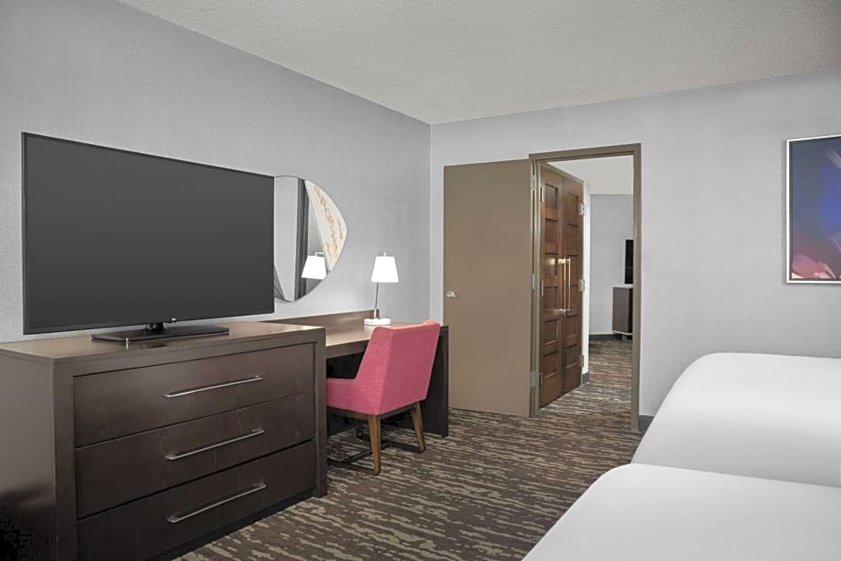 Embassy Suites By Hilton Crystal City - National Airport