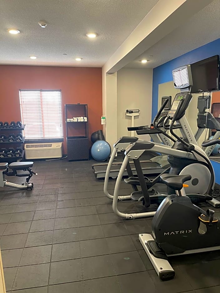 Holiday Inn Express Cedar Rapids - Collins Road By IHG