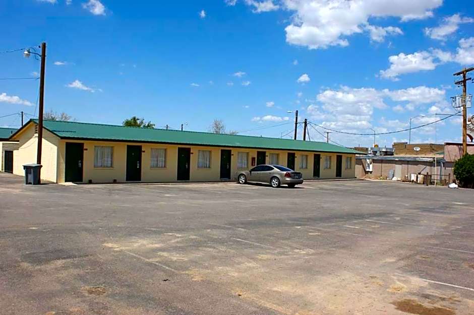 Hwy Express Inn And Suites