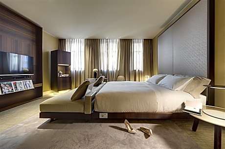 Suite Ultimate Me+ with Terrace