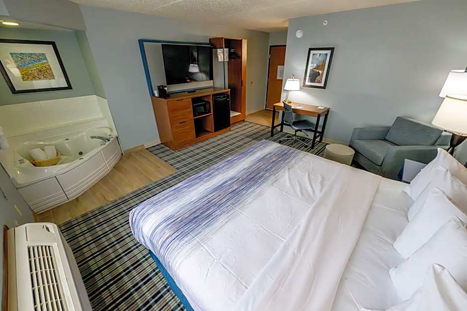 AmericInn by Wyndham Sturgeon Bay