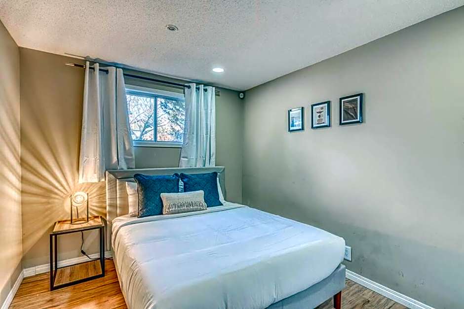 Boho Retreat w/King Bed on Bow River Pathway