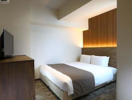 Double Room with Small Double Bed - Non-Smoking - No Daily Cleaning