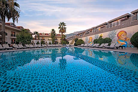 Han Deluxe Hotel