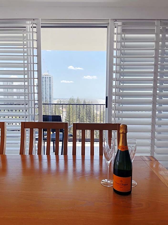 Golden Sands on the Beach - Absolute Beachfront Apartments