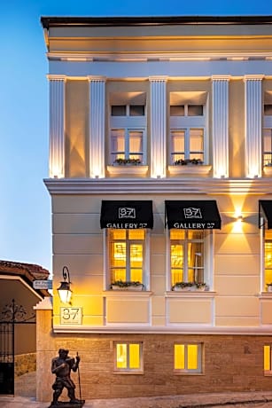 Gallery 37 Powered by ASTON