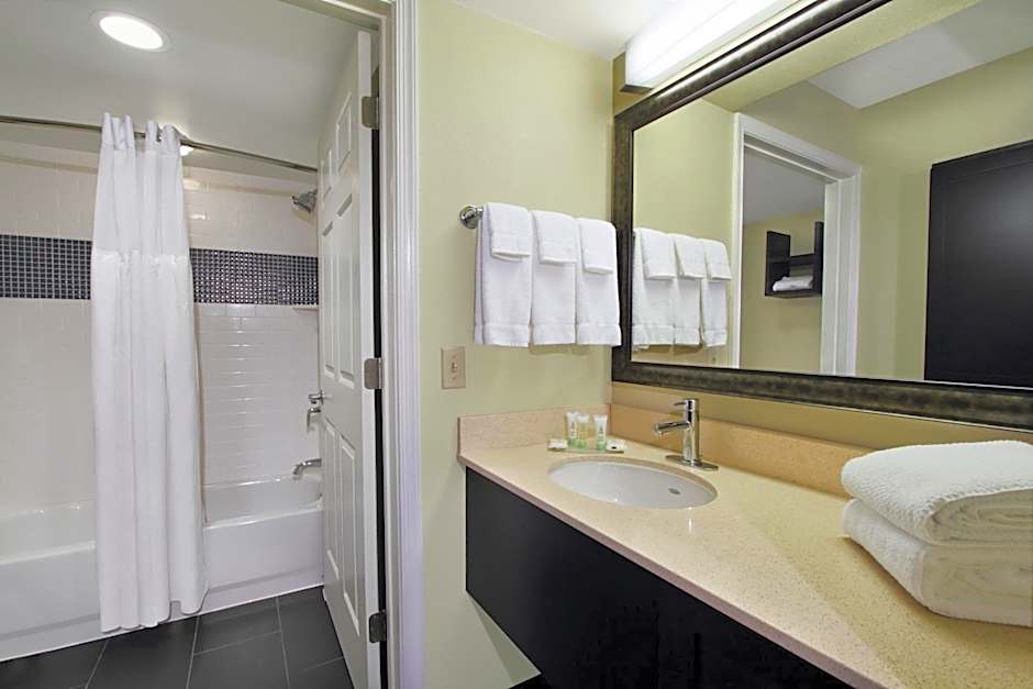 Staybridge Suites Tysons - McLean By IHG