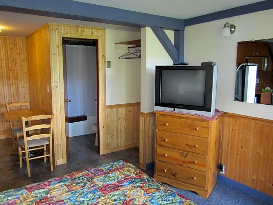Lakeside Motel